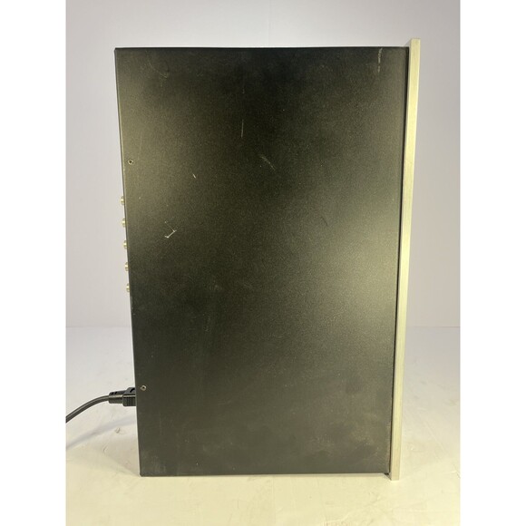 Vidikron VHF-VP6500 Digital Video Controller/Processor 50-60 Hz W/ Power Cord - Picture 11 of 13